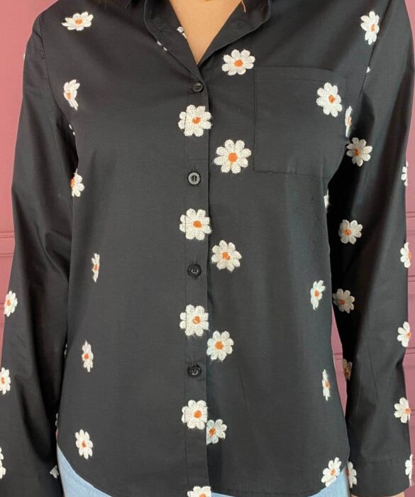 Camisa Feminina Social Preta com Bordado de Flor - Fernanda Ramos Store