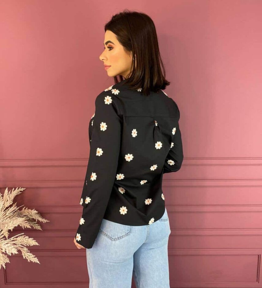 Camisa Feminina Social Preta com Bordado de Flor - Fernanda Ramos Store