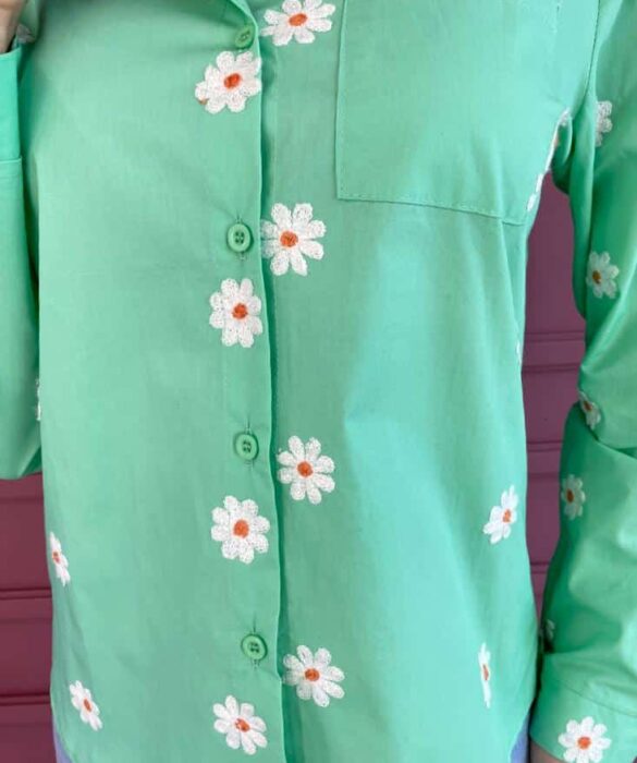 fernandaramosstore com br camisa feminina flor bordada social verde menta 1