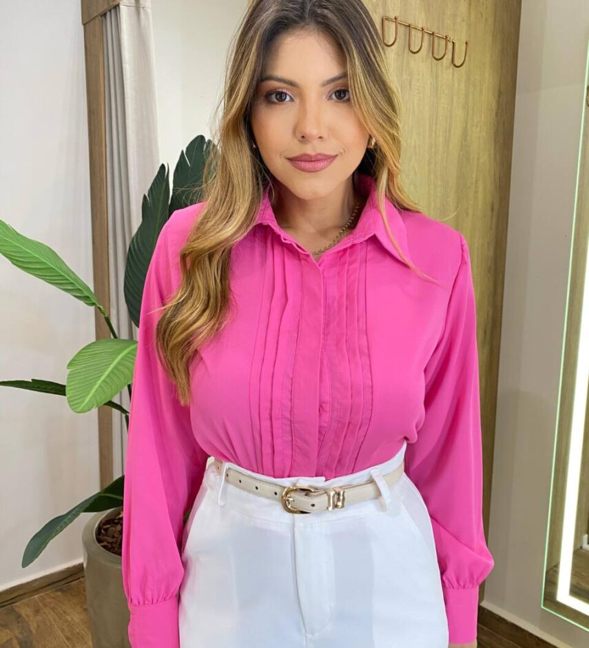 Camisa Feminina Manga em Longa com Detalhes Rosa Chiclete - Fernanda Ramos Store