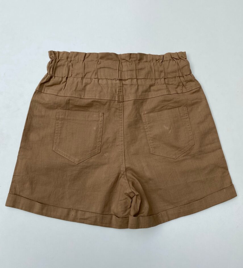 fernandaramosstore com br short feminino com elastico na cintura e amarracao e botoes caqui 4