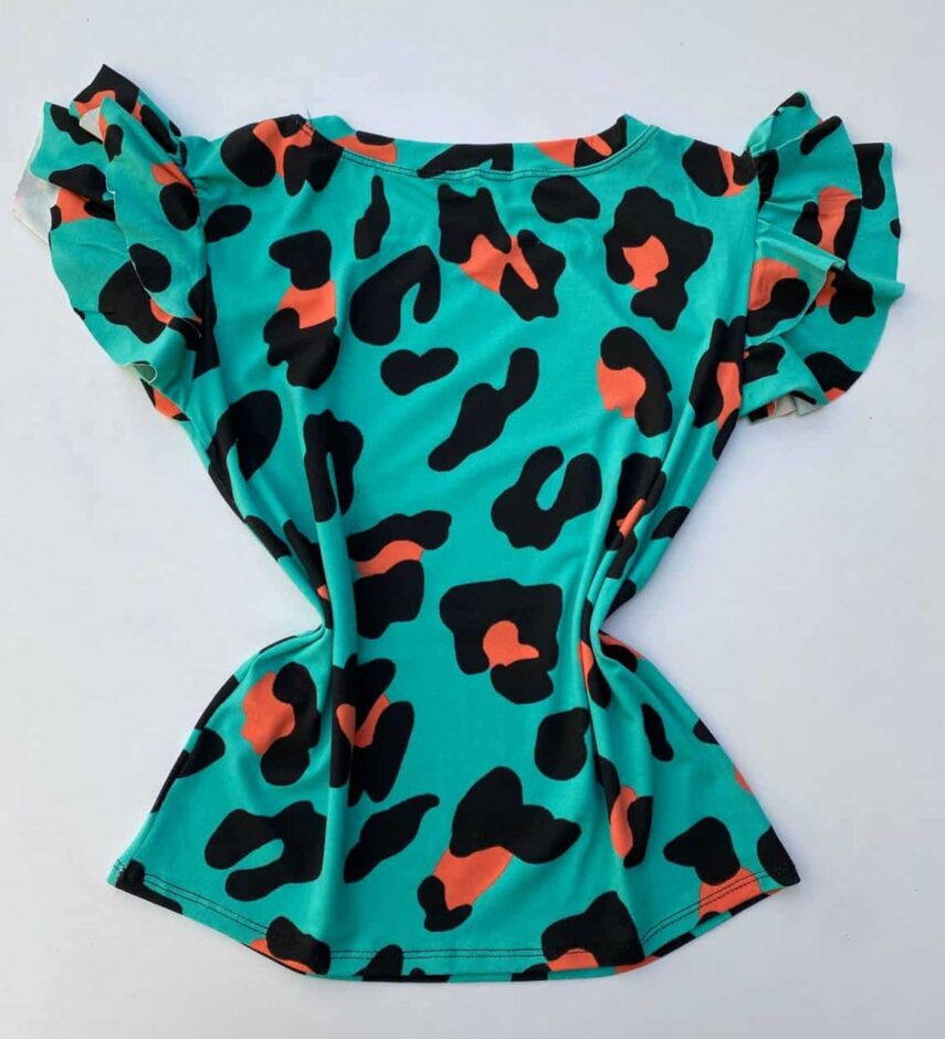fernandaramosstore com br t shirt manga babado fundo verde agua estampa animal print 2