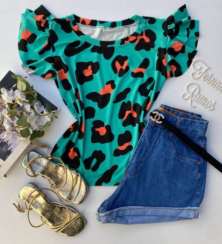 t shirt manga babado fundo verde agua estampa animal print Fernanda ramos store