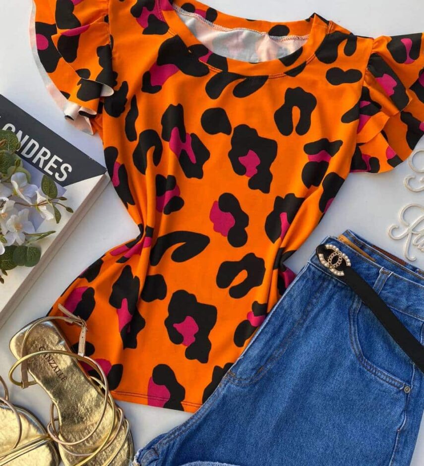 T-shirt Manga Babado Fundo Coral Estampa Animal Print - Fernanda Ramos Store