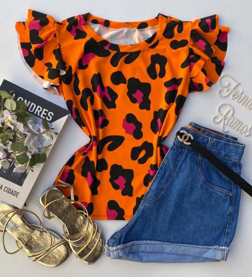 T-shirt Manga Babado Fundo Coral Estampa Animal Print - Fernanda Ramos Store