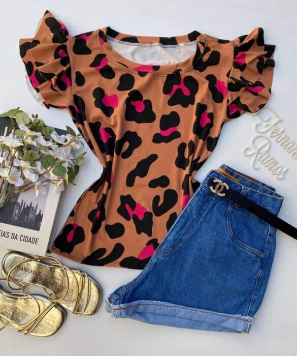 T-shirt Manga Babado Fundo Marrom Estampa Animal Print Fernanda ramos store