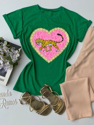 T-shirt Manga Curta Verde Estampa Coração Leopardo fernanda ramos store