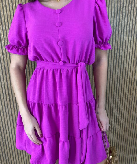 fernandaramosstore com br vestido curto sem bojo com botoes falso e amarracao fucsia 2