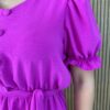 fernandaramosstore com br vestido curto sem bojo com botoes falso e amarracao fucsia 3