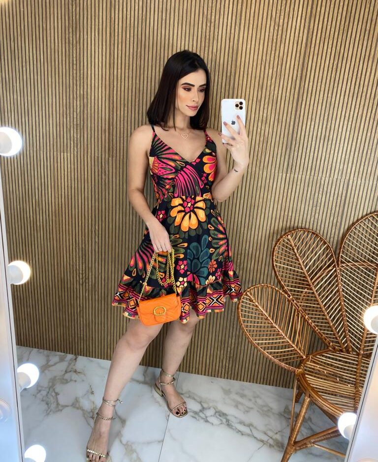 Vestido Curto sem Bojo Alça Regulável Estampado Fundo Preto - Fernanda Ramos Store