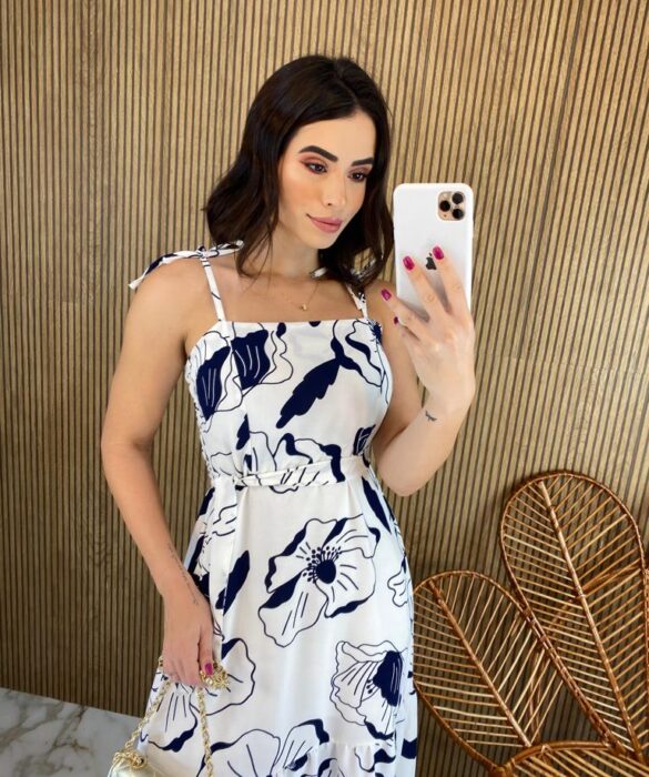 fernandaramosstore com br vestido longo com amarracao branco estampa azul marinho 2