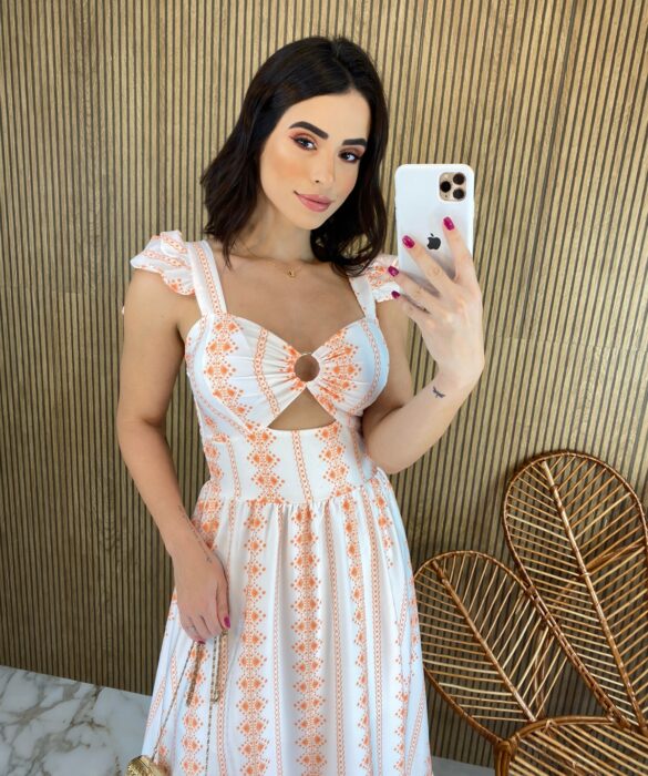 fernandaramosstore com br vestido longo com bojo branco detalhe no busto estampa laranja 2