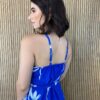 fernandaramosstore com br vestido midi transpassado azul estampa em branco 3