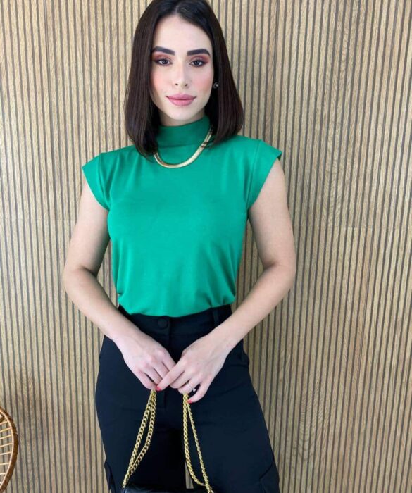 fernandaramosstore com br blusa feminina malha detalhe na manga e gola verde 3