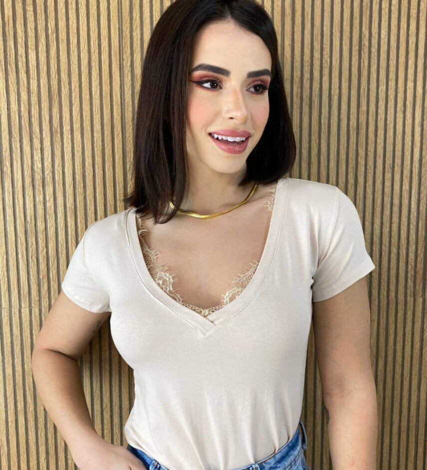 fernandaramosstore com br blusa feminina manga curta com renda bege 1