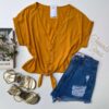 Blusa Manga Curta com Botões e Amarração Mostarda Fernanda Ramos Store
