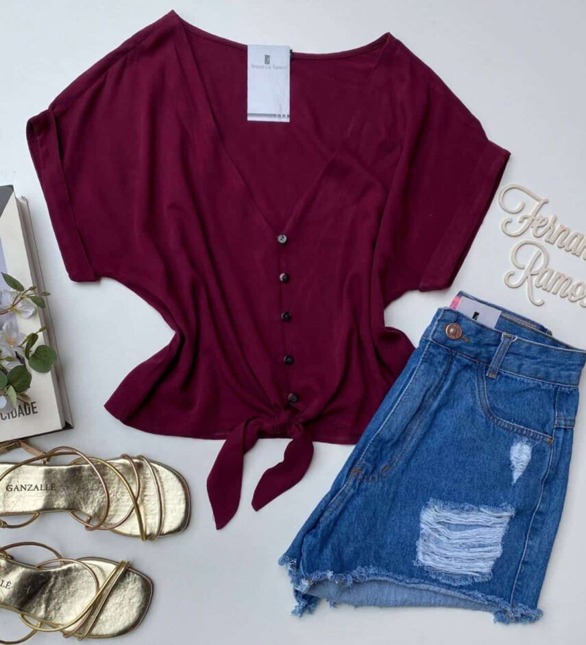 Blusa Manga Curta com Botões e Amarração Vinho Fernanda Ramos Store