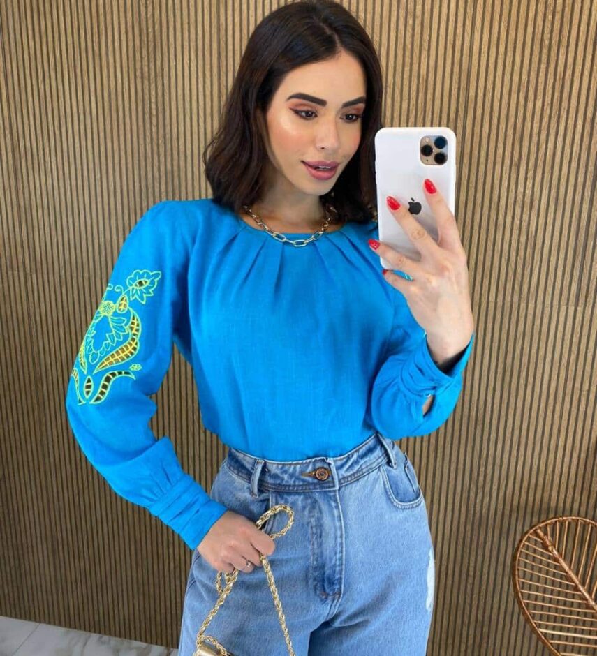 Blusa Manga Longa Feminina com Detalhe Vazado nas Mangas Azul - Fernanda Ramos Store