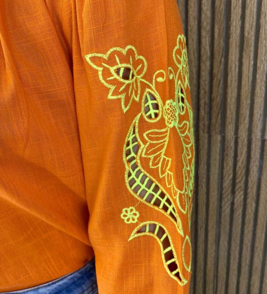 Blusa Manga Longa Feminina com Detalhe Vazado nas Mangas Laranja - Fernanda Ramos Store