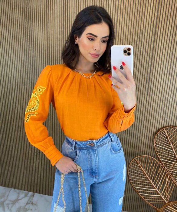 Blusa Manga Longa Feminina com Detalhe Vazado nas Mangas Laranja - Fernanda Ramos Store