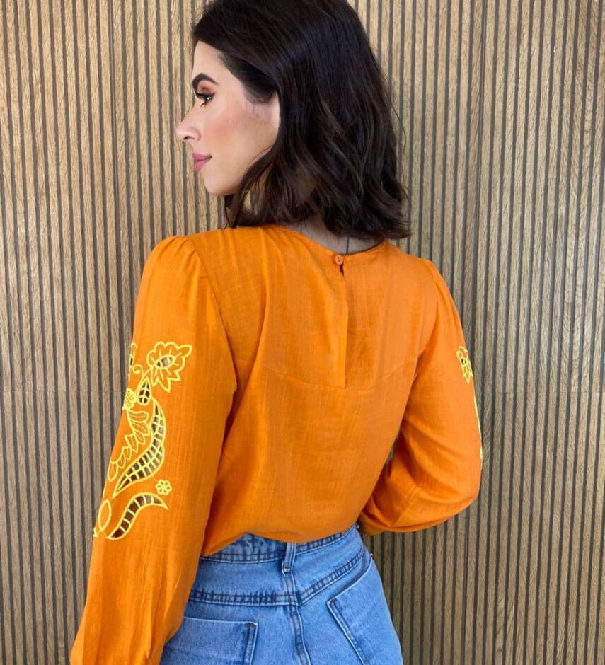 Blusa Manga Longa Feminina com Detalhe Vazado nas Mangas Laranja - Fernanda Ramos Store