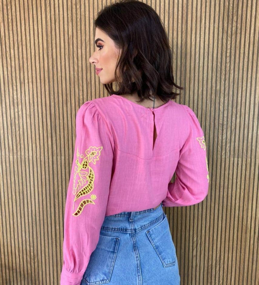 Blusa Manga Longa Feminina com Detalhe Vazado nas Mangas Rosa - Fernanda Ramos Store