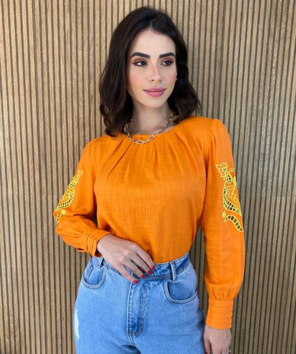 Blusa Manga Longa Feminina com Detalhe Vazado nas Mangas Laranja - Fernanda Ramos Store