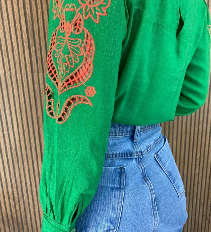 Blusa Manga Longa Feminina com Detalhe Vazado nas Mangas Verde - Fernanda Ramos Store