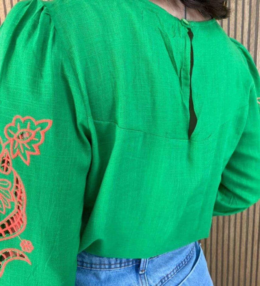 Blusa Manga Longa Feminina com Detalhe Vazado nas Mangas Verde - Fernanda Ramos Store