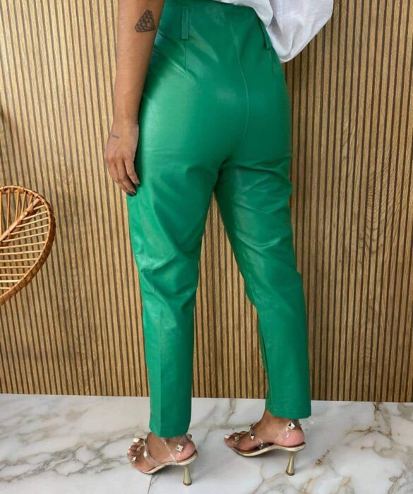 Calça Couro Eco Feminina com Passantes Verde - Fernanda Ramos Store