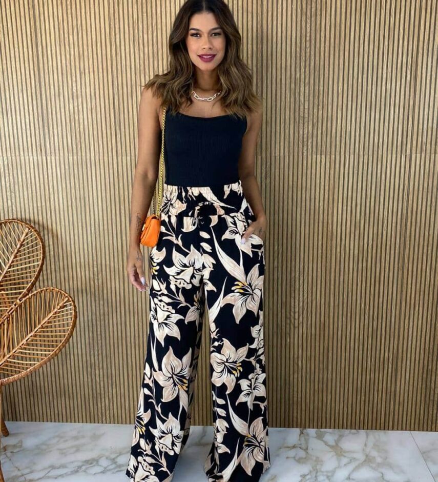Calça Feminina Pantalona Flor Estampada Fundo Preto Fernanda ramos store
