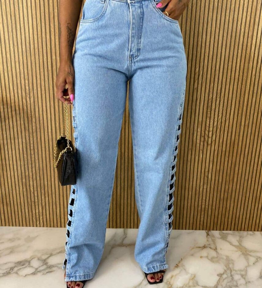 Calça Jeans Feminina com Detalhes em Abertura - Fernanda Ramos Store