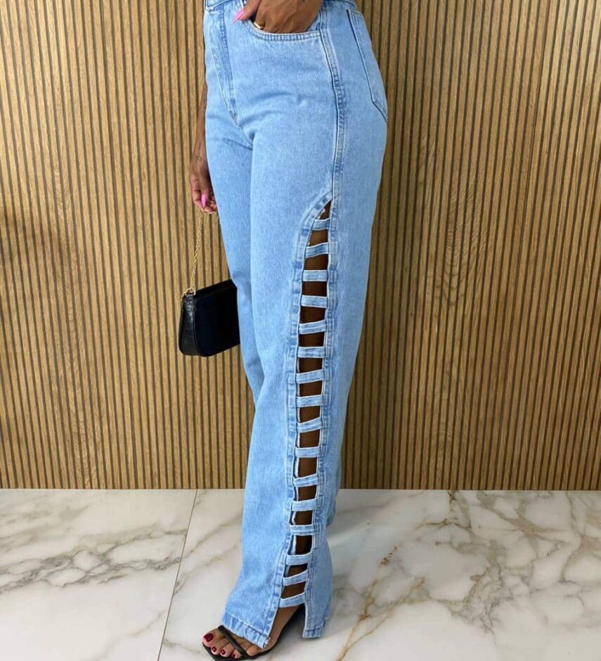 Calça Jeans Feminina com Detalhes em Abertura - Fernanda Ramos Store