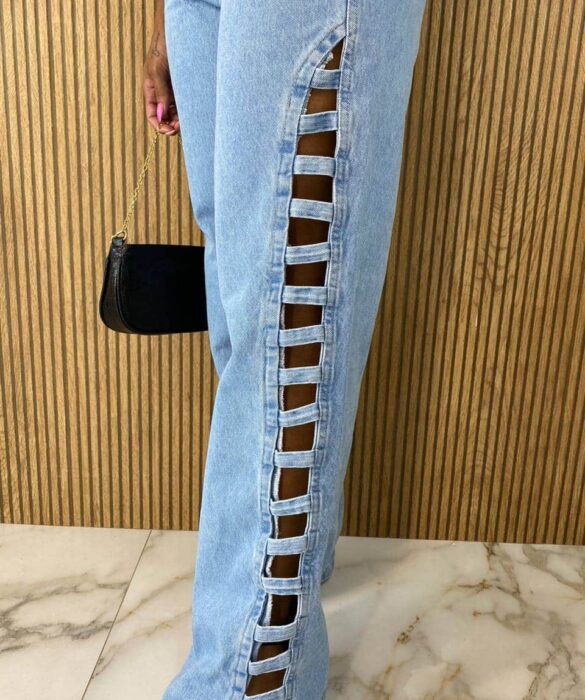 Calça Jeans Feminina com Detalhes em Abertura - Fernanda Ramos Store