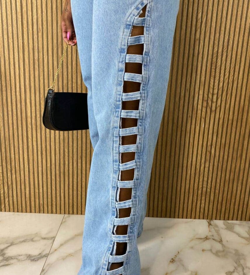 Calça Jeans Feminina com Detalhes em Abertura - Fernanda Ramos Store