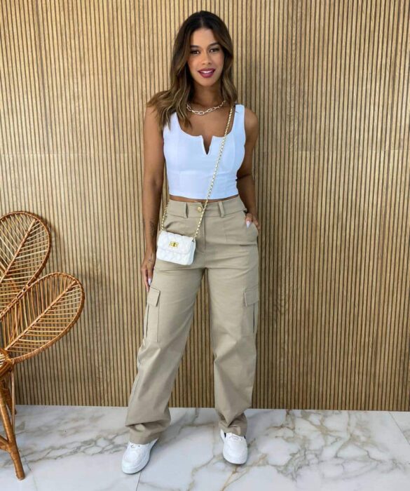 Cropped Feminino com Bojo Decote V Branco fernanda ramos store