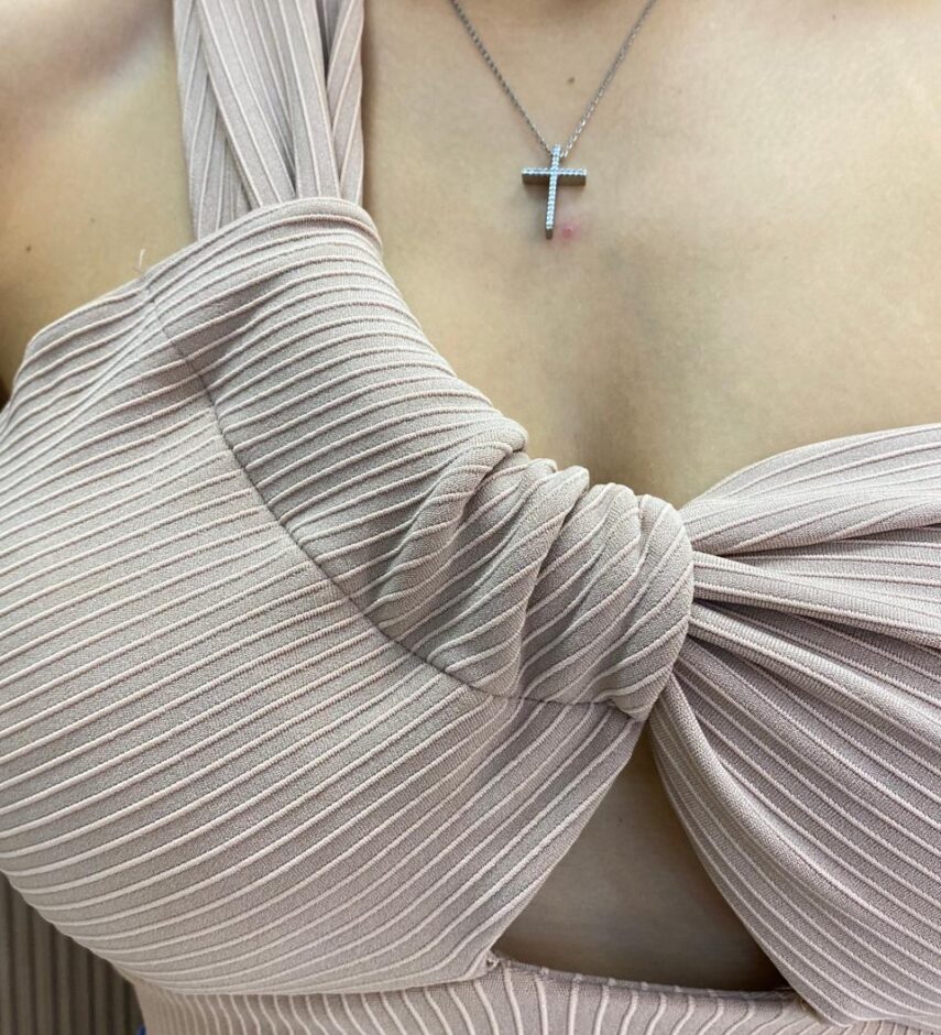 Cropped Feminino Canelado com Bojo e Abertura Nula Manga Bege - Fernanda Ramos Store