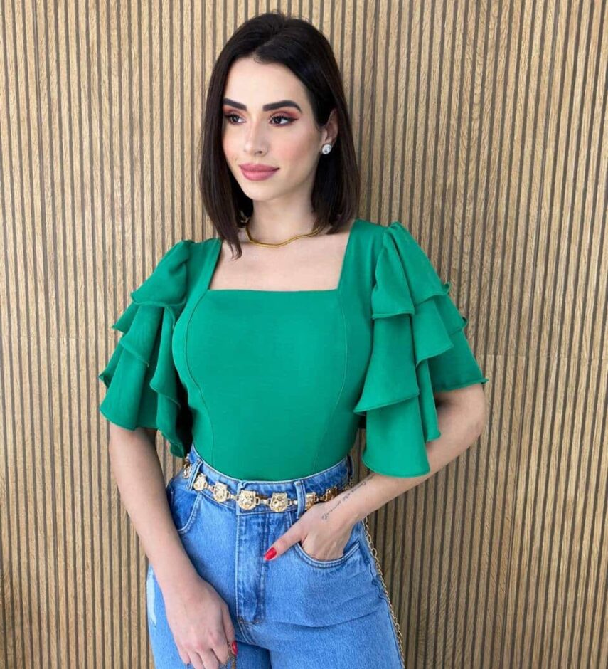 Cropped Feminino com Bojo Babados nas Mangas Verde Fernanda Ramos Store