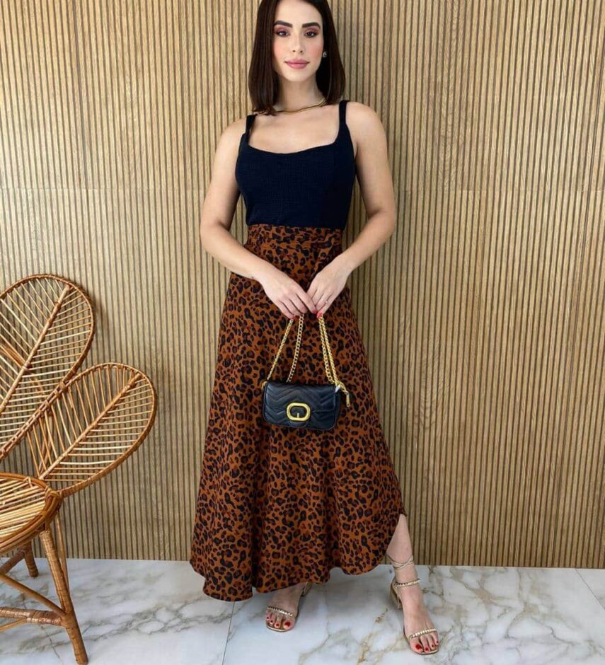 Cropped Feminino com Bojo Lastex Atrás Preto - Fernanda Ramos Store