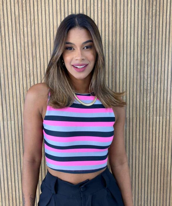 Cropped Feminino com Bojo Listrado Preto Pink e Cinza - Fernanda Ramos Store