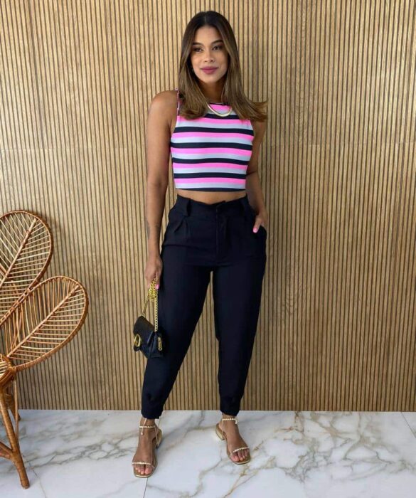 Cropped Feminino com Bojo Listrado Preto Pink e Cinza - Fernanda Ramos Store