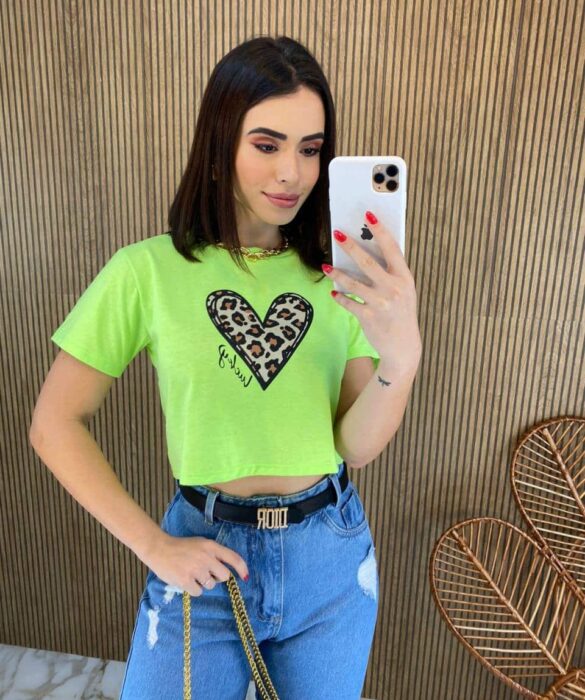 Cropped Feminino Coração Manga Curta Verde Fernanda Ramos Store