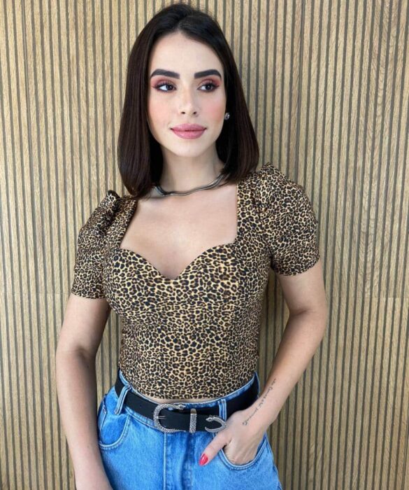 Cropped Feminino Marina com Bojo Manga Princesa Animal Print - Fernanda Ramos Store