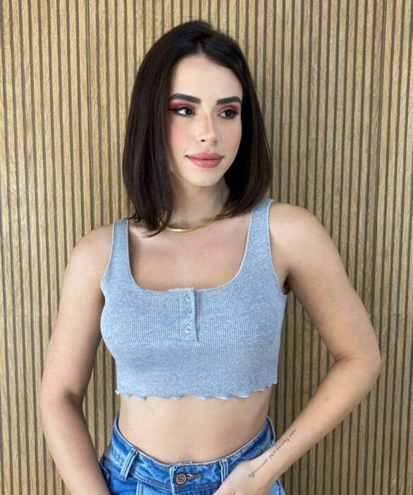 Cropped Feminino sem Bojo Camila com Botões Cinza Fernanda Ramos Store