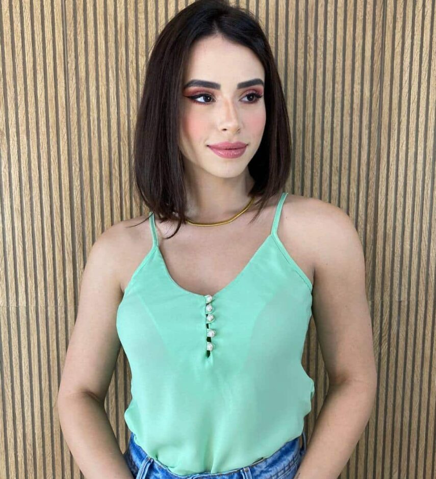 fernandaramosstore com br regata crepe feminina alca regulavel com botoes verde 1