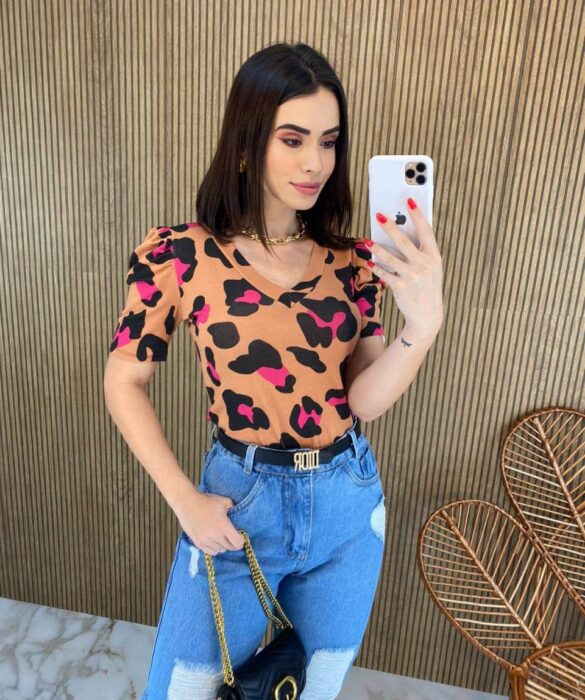 T-shirt Manga Bufante Animal Print Fundo Terra Fernanda Ramos Store