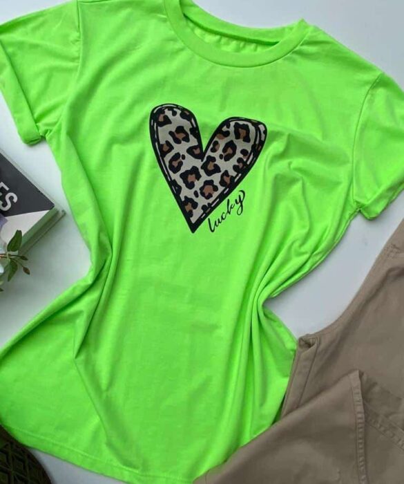 fernandaramosstore com br t shirt manga curta coracao animal print verde fluor 1