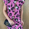 fernandaramosstore com br vestido curto feminino fundo fucsia estampa animal print 2