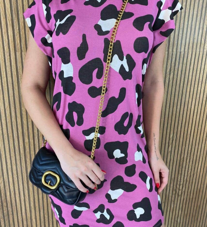 fernandaramosstore com br vestido curto feminino fundo fucsia estampa animal print 2