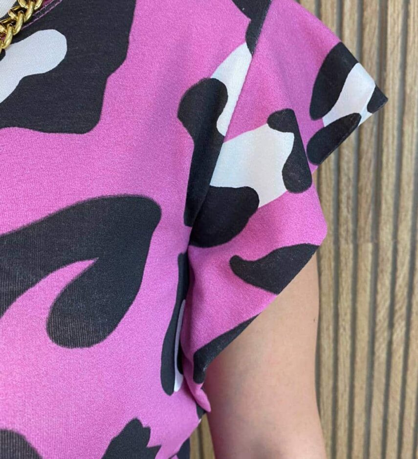 fernandaramosstore com br vestido curto feminino fundo fucsia estampa animal print 3